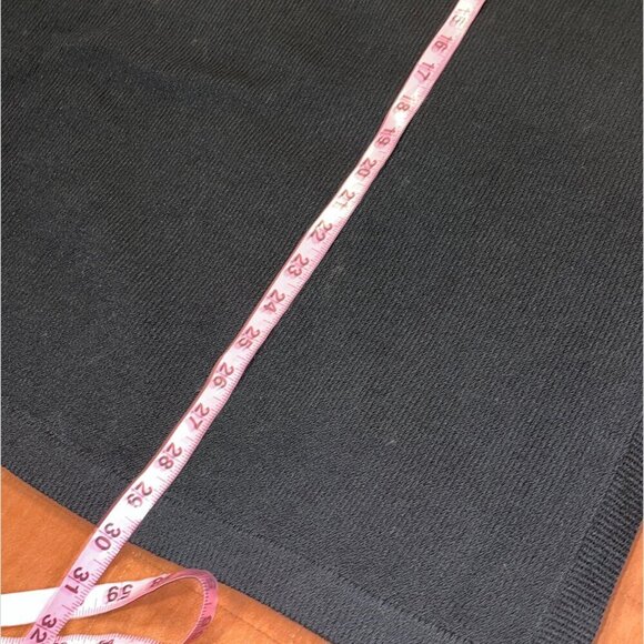 St. John Black Long Sleeve Crew Neck Pullover Sweater Women’s Size M - Picture 9 of 9